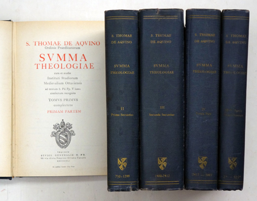 Thomae de Aquino Summa Theologiae cura et studio Instiuti Studiorum Medievalium Ottaviensis ad textum S. Pii Pp. V iussu confectum recognita. ( Bde. I-V, compl. 5 Bde.)