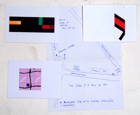 Konvolut von 3 vonder Künstlerin gewidmeten Faltkarten (A6) mit je einem kleinen Kunstwerk auf der Aussenseite (eines davon handschriftlich  monogrammiert