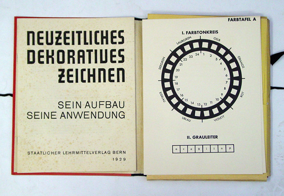 Neuzeitliches Dekoratives Zeichnen