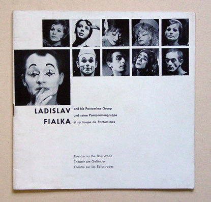 Ladislav Fialka und seine Pantomimengruppe