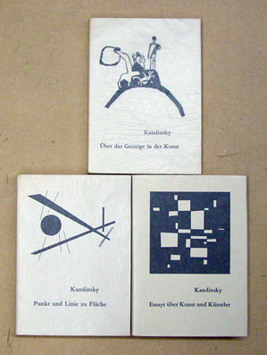 Über das Geistige in der Kunst. [Und:] Essays über Kunst und Künstler. [Und.] Punkt und Linie zu Fläche [Zus. 3 Bde.]