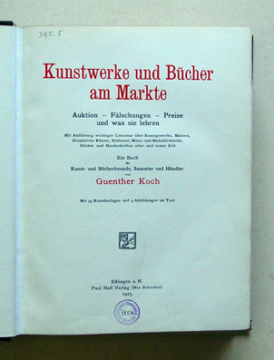Kunstwerke und Bücher am Markte