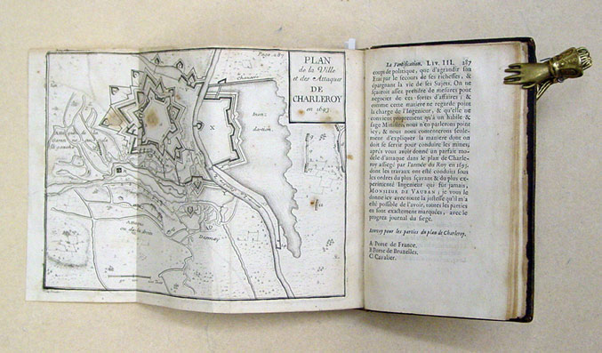 L’ingenieur françois, contenant la geometrie pratique sur le papier & sur le terrain, avec le toisé des travaux & des bois; la fortification reguliere & irreguiere; sa construction effective; l’attaque & la défense des places