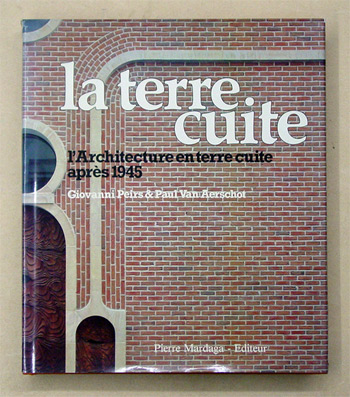 L’architecture en terre cuite après 1945