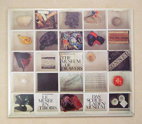 Das Schubladenmuseum. Le Musee en Tiroirs. The museum of drawers